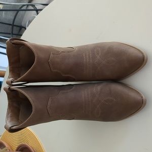 Rachel Zoe faux leather cowboy boots, light brown, size 9